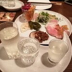 Ifuu - 利き酒セットとおまかせプレート。日本酒に良くあいます。