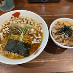 正月屋 - 支那そば　細麺　バラナンコツ　チャーシュー丼