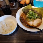 Maru Toku Ramen - ガツンと醤油豚骨サービスライス880円