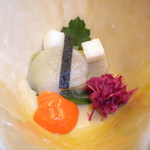 青山やまと - 休み肴　帆立貝昆布重ね　　霰長芋、水前寺のり