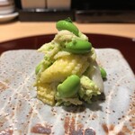 おみ乃 - 伊達鶏の胸肉と芋茎とヤングコーンのずんだ和え（アップ）