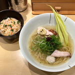 饗 くろ喜 - 「塩そば」1000円＋「みやぎサーモンとトマトの炊き込み飯」200円