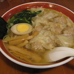 広州市場 - 大入ワンタン麺（わんたん10個入り：780円）