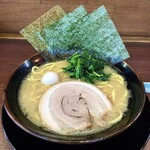 横浜家系ラーメン なるは家 - 