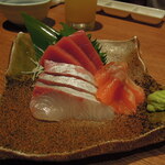 おびれせびれ - 鮮魚3点盛り1100円