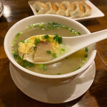 岡本飯店 - ザーサイと卵のスープ