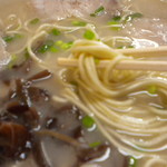 くいよい軒 - 麺は中太久留米麺！カタメンで食らっておくれ～～！（笑）