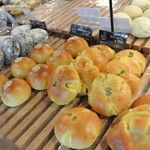 ベーカリー＆テーブル 東府や 足湯カフェ - どれも美味しそう