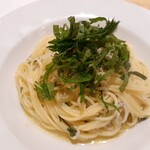 イタリア食堂おいり - 大葉としらすのオイルパスタ