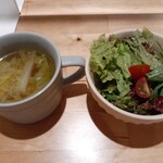イタリア食堂おいり - スープとサラダ