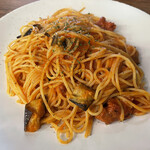 リボリータ エ サルメリア - 仔羊ミンチと揚げナス トマトソース スパゲッティ