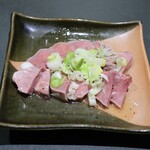 Motsuyaki Daruma - 上たん刺しねぎ塩　４８０円