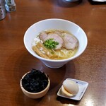 Tonjinchi - 『白醤油ラーメン』『味たま』と『岩のり』をトッピング