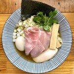 ・特製煮干そば 白醤油 960円/税込