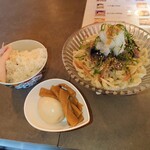 グル グル シロヘビ ヌードル - 