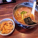 ラーメンみたけ - メンマラーメン