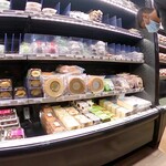 KATAGIRI JAPANESE GROCERY - バームクーヘンなどのお菓子類。