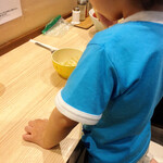 拉麺大公 - つけ麺を手掴みでがっつく我が子