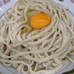 ラーメン二郎 - 生玉子 オン ザ メン。