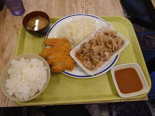 とんかつ大将 - トンカツ+しょうが焼きセット（日替り定食）600円（火曜ｻｰﾋﾞｽ価格）