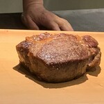 花小町 - 産山村の井信行さんの赤牛のヒレ雌のステーキ