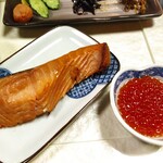 Fukuhoukan Ryoushi No Yado - 鮭のみりん漬け焼とイクラ