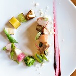 LAPIS AZUR - 【7月限定】贅沢オマール海老堪能フレンチ／静岡野菜とフォアグラのタルト仕立て　桑の実のソースで