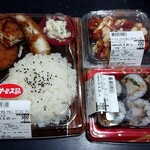 リーズデリ - 料理写真:ミックスフライ弁当(380円+税)、ヒレカツ中巻(280円+税)、チーズタッカルビ風ピリ辛チキン(200円+税)