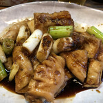 もつ焼 まるい - 白。大腸や小腸など色々。美味。