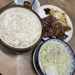 Gyuutan Sumiyaki Rikyuu - 牛たん定食 4枚8切 麦飯 大盛り