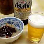 Jiyuuken - 「大ビール」（630円）と「スジ」（330円）
