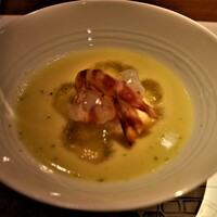 浪速割烹 㐂川 - トウモロコシのすり流し、コンソメのジュレにハモのはんぺん、才巻海老のトッピング