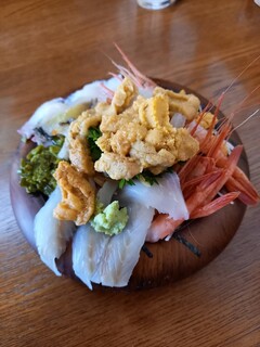 味処マルテン佐藤食堂しゃこたんなべ - ムラサキウニ入り海鮮丼 2800円