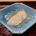 とおの屋 要 - あいなめの刺身 カラスミの塩抜きに使った酒に漬けて