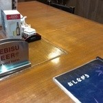 四角いカウンター席