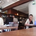 タベルナ・ユキ - こぢんまりとしてるけど、いい雰囲気