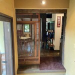 とおの屋 要 - 米蔵を移築したダイニング入口