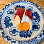 とおの屋 要 - 鮪 蕪 人参 辛味大根の糠漬け