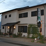 一丁 - 夕方の外観