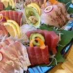 かもめ食堂 - 刺し身の盛合せ