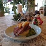 ラッシーのおうち - ワンちゃんのローストビーフです。数量限定、不定期更新ですが人気のメニューです。