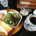 Cafe&Dogrun Smile - 料理写真:モーニング(ホットコーヒー+よつ葉バター付きトースト+無農薬野菜のサラダ+ゆで卵)