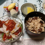 あさひ荘 - タコ飯、サラダ(結構辛い)、デザート、たくあん