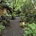 山ばな平八茶屋 - お庭