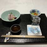 山ばな平八茶屋 - 雲丹をのせたうすい豆の豆腐と名物の「一塩のぐじ」