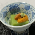山ばな平八茶屋 - 雲丹をのせたうすいまめの豆腐