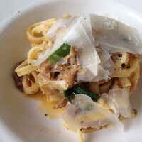 サーラ アマービレ - ホロホロ鳥のラグーと九条葱のタリアテッレ