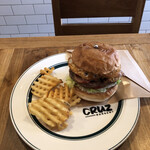 CRUZ BURGERS & CRAFT BEERS - 【LTD BURGER】 『テリヤキベーコンフライドエッグ＆ハラペーニョ￥1550』