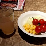 Ariran bettei - サラダと白桃ジュース