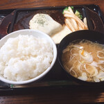 わ楽 - ご飯、お味噌汁